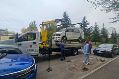  Работа управы района по выявлению брошенных разукомплектованных транспортных средств по ул. Грина, д. 28, корп. 1